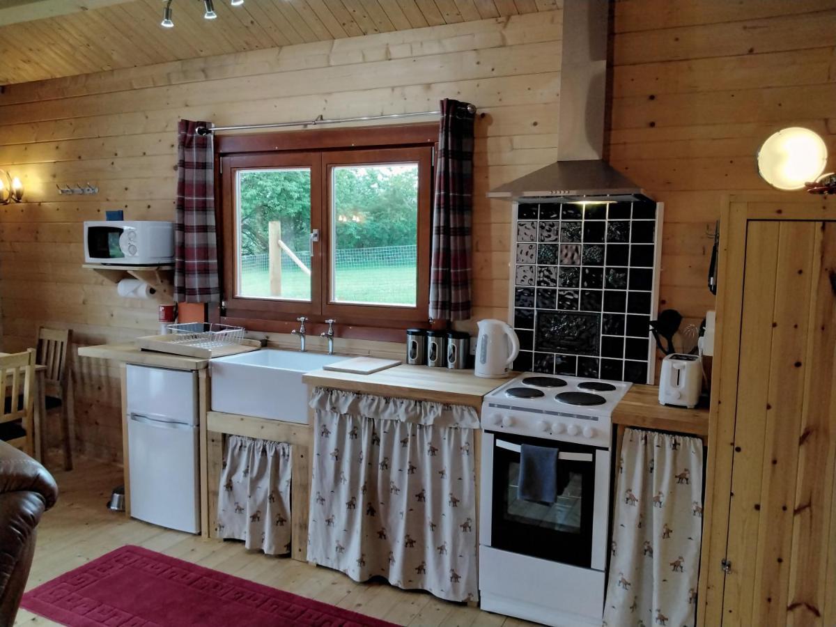 Вилла Cobblehouse Country Cabins No Trades Workers Turriff Экстерьер фото